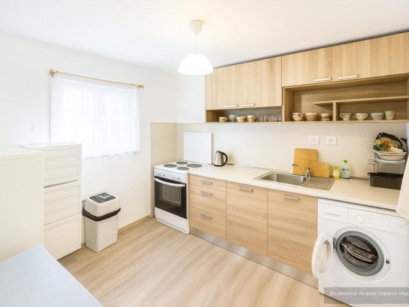 Дава се под наем Етаж от къща в Пловдив, Център - 140 кв.м за 518.67 € - Снимка #1