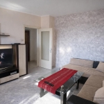 Дава се под наем Тристаен апартамент в Пловдив, Изгрев - 80 кв.м за 306 € - Снимка #1