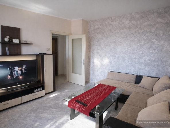 Дава се под наем Тристаен апартамент в Пловдив, Изгрев - 80 кв.м за 306 € - Снимка #1