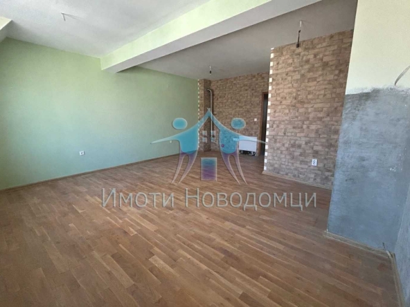 Четиристаен апартамент в Шумен, Пазара - 130 кв.м за 746 €/кв.м - Снимка #1