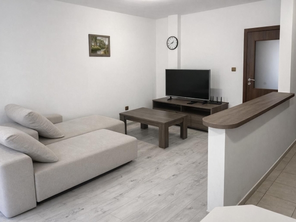 Дава се под наем Двустаен апартамент в София, Хладилника - 65 кв.м за 648.21 € - Снимка #1