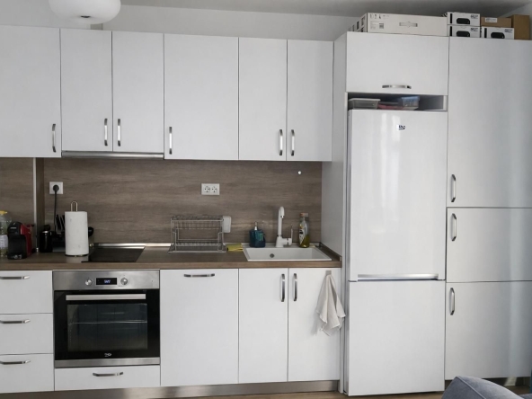 Дава се под наем Тристаен апартамент в София, Студентски град - 91 кв.м за 797.64 € - Снимка #1