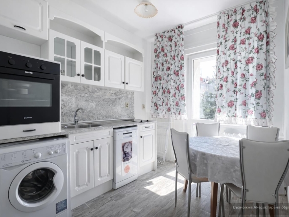 Дава се под наем Тристаен апартамент в Пловдив, Център - 70 кв.м за 498.27 € - Снимка #1