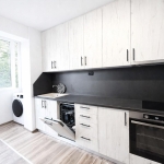 Дава се под наем Тристаен апартамент в Пловдив, Младежки Хълм - 85 кв.м за 677.79 € - Снимка #1