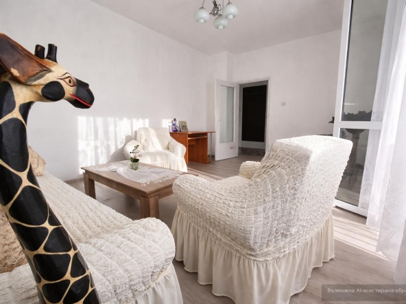 Дава се под наем Двустаен апартамент в Пловдив, Тракия - 73 кв.м за 355.98 € - Снимка #1
