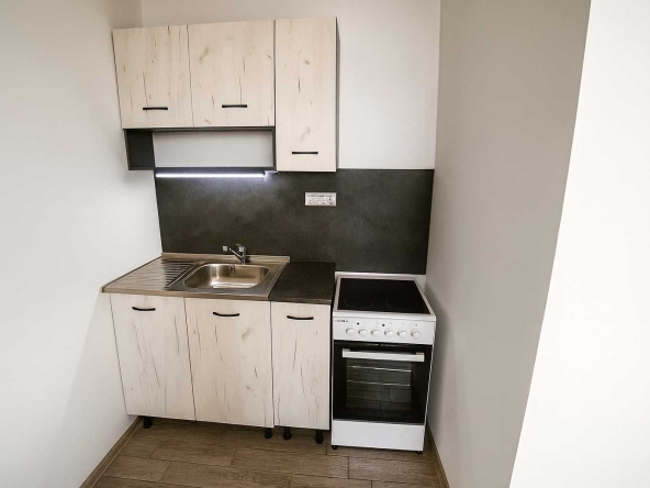 Дава се под наем Едностаен апартамент в Пловдив, Изгрев - 40 кв.м за 281 € - Снимка #1