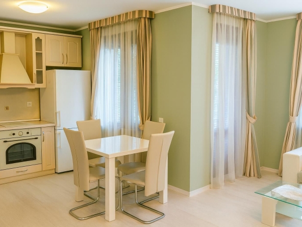 Дава се под наем Двустаен апартамент в Пловдив, Център - 66 кв.м за 460 € - Снимка #1