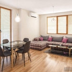 Дава се под наем Тристаен апартамент в Пловдив, Кючук Париж - 108 кв.м за 478.38 € - Снимка #1