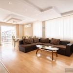 Дава се под наем Тристаен апартамент в Пловдив, Кючук Париж - 115 кв.м за 698.19 € - Снимка #1