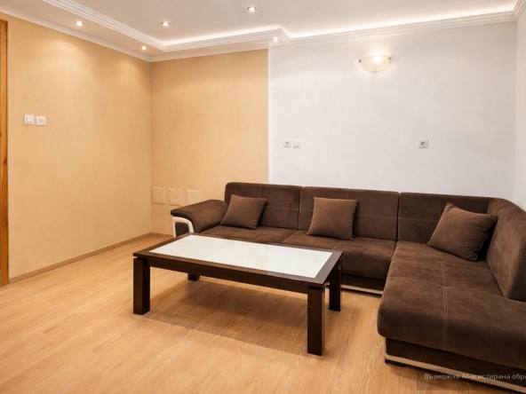 Дава се под наем Етаж от къща в Пловдив, Коматево - 90 кв.м за 398.82 € - Снимка #1