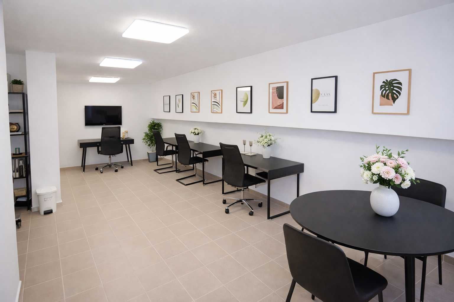 Дава се под наем Офис в Варна, Център - 25 кв.м за 289.17 € - Снимка #1