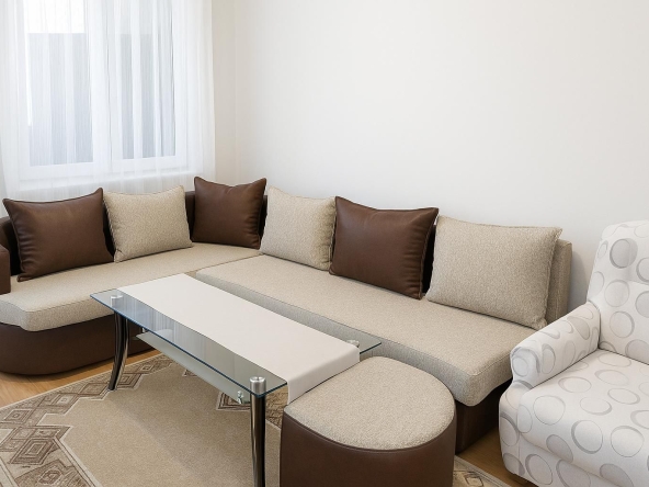 Дава се под наем Двустаен апартамент в Пловдив, Южен - 72 кв.м за 409 € - Снимка #1