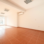 Дава се под наем Магазин в Бургас, Център - 45 кв.м за 356.49 € - Снимка #1