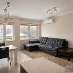 Дава се под наем Тристаен апартамент в Пловдив, Южен - 90 кв.м за 448.8 € - Снимка #1