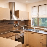 Дава се под наем Тристаен апартамент в Пловдив, Кършияка - 110 кв.м за 698.19 € - Снимка #1