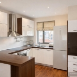 Дава се под наем Тристаен апартамент в Пловдив, Кършияка - 107 кв.м за 797.64 € - Снимка #1