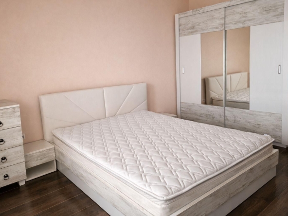 Дава се под наем Тристаен апартамент в София, Борово - 98 кв.м за 718.08 € - Снимка #1