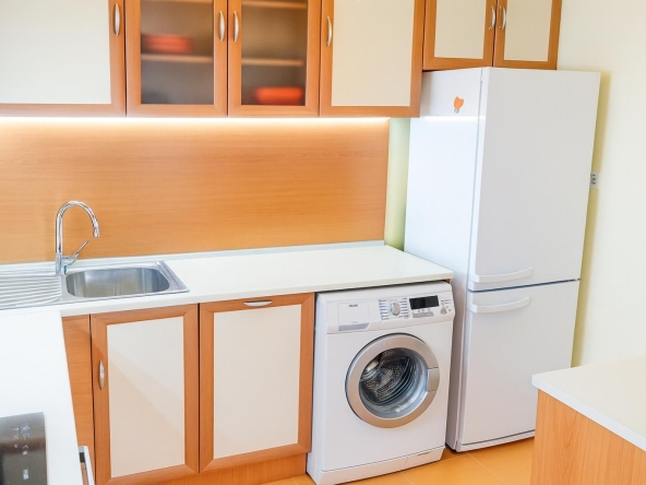 Дава се под наем Двустаен апартамент в Пловдив, Кършияка - 69 кв.м за 317 € - Снимка #1