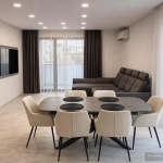 Дава се под наем Тристаен апартамент в Пловдив, Кючук Париж - 97 кв.м за 847.62 € - Снимка #1