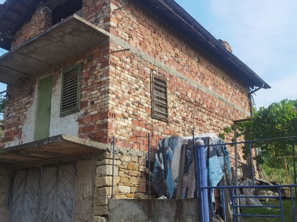 Къща в Ловеч, в.з. Синан тепе - 46 кв.м за 521 €/кв.м - Снимка #1