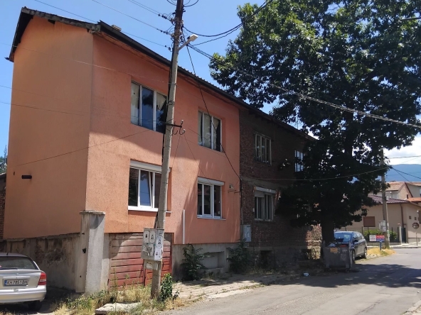 Къща в Дупница - 240 кв.м за 423 €/кв.м - Снимка #1