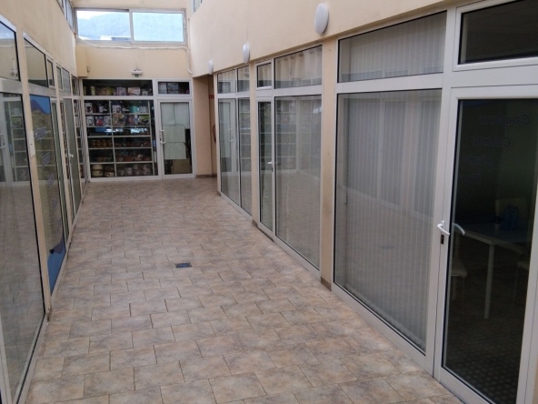 Магазин в Дупница - 13 кв.м за 510 €/кв.м - Снимка #1