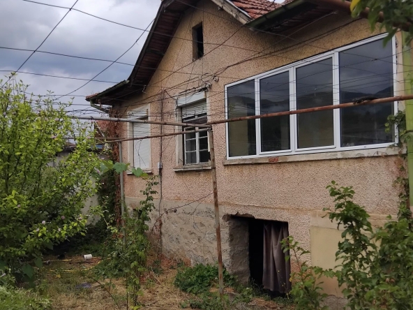 Къща в с. Жиленци, Област Кюстендил - 172 кв.м за 320 €/кв.м - Снимка #1