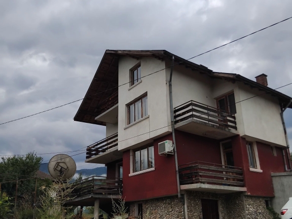 Къща в с. Жиленци, Област Кюстендил - 200 кв.м за 575 €/кв.м - Снимка #1