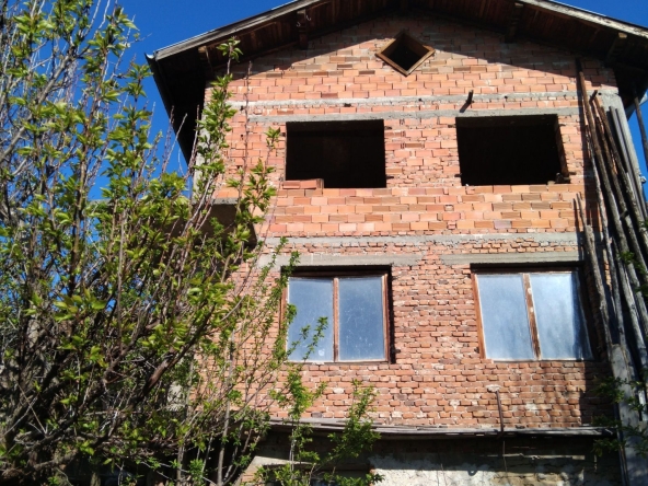 Къща в с. Лозно, Област Кюстендил - 120 кв.м за 319 €/кв.м - Снимка #1