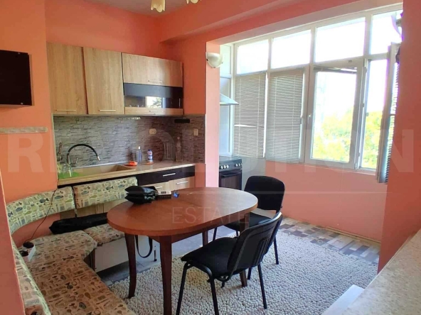 Двустаен апартамент в Варна, Център - 68 кв.м за 1030 €/кв.м - Снимка #1