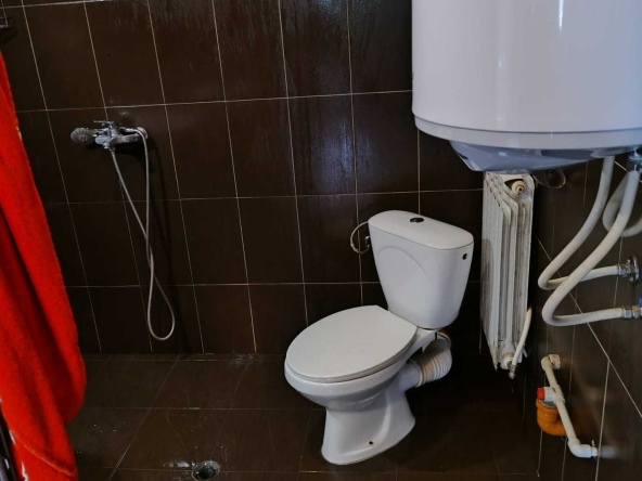 Дава се под наем Етаж от къща в Видин, Александър Стамболийски - 100 кв.м за 153 € - Снимка #1