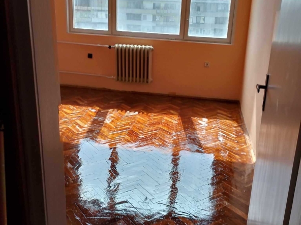 Дава се под наем Тристаен апартамент в Добрич, Център - 100 кв.м за 280.5 € - Снимка #1