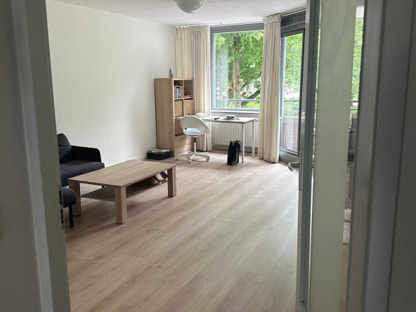 Дава се под наем Двустаен апартамент в София, Център - 55 кв.м за 397.8 € - Снимка #1