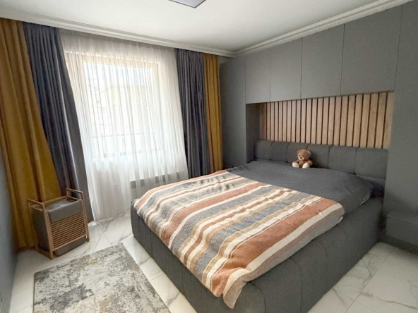 Дава се под наем Двустаен апартамент в София, Зона Б-18 - 70 кв.м за 586.5 € - Снимка #1