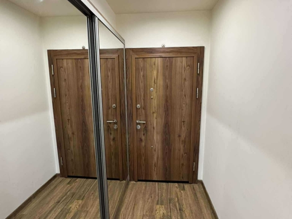 Тристаен апартамент в Казанлък - 106 кв.м за 1732 €/кв.м - Снимка #1