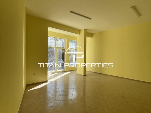 Дава се под наем Магазин в Бургас, Меден рудник - зона В - 70 кв.м за 357 € - Снимка #1