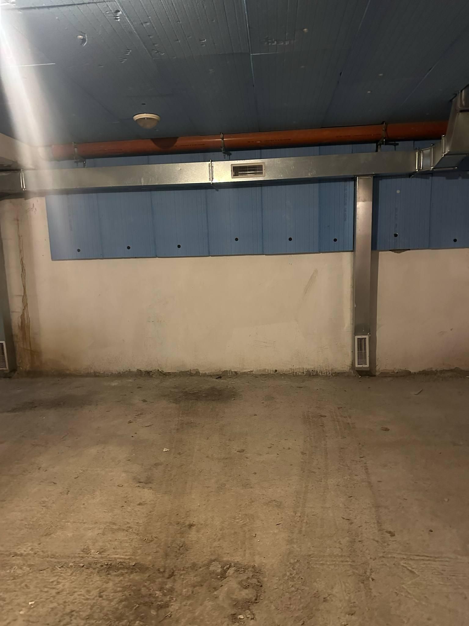 Гараж / Паркомясто в София, Хиподрума - 11 кв.м за 3182 €/кв.м - Снимка #1