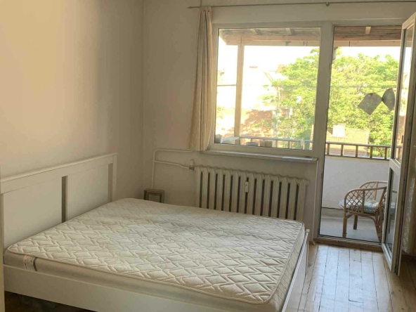 Дава се под наем Тристаен апартамент в София, Център - 80 кв.м за 663 € - Снимка #1