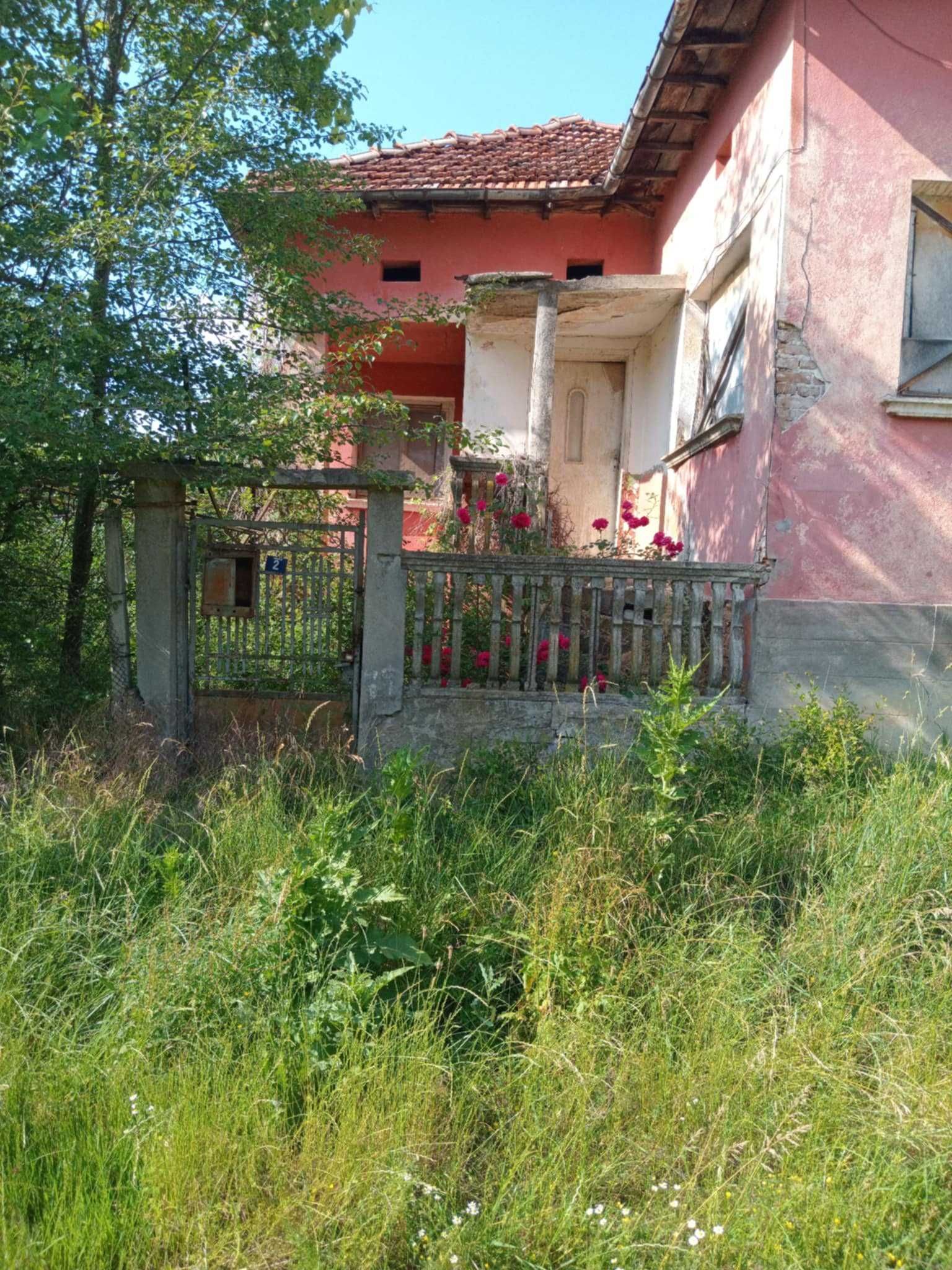 Къща в Угърчин - 738 кв.м за 21 €/кв.м - Снимка #1