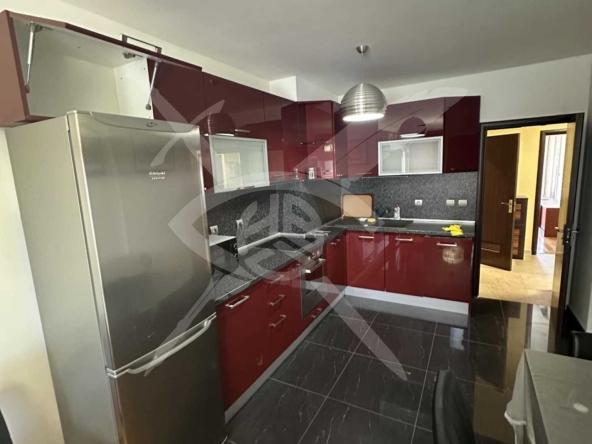 Дава се под наем Тристаен апартамент в Варна, Възраждане 1 - 86 кв.м за 750 € - Снимка #1