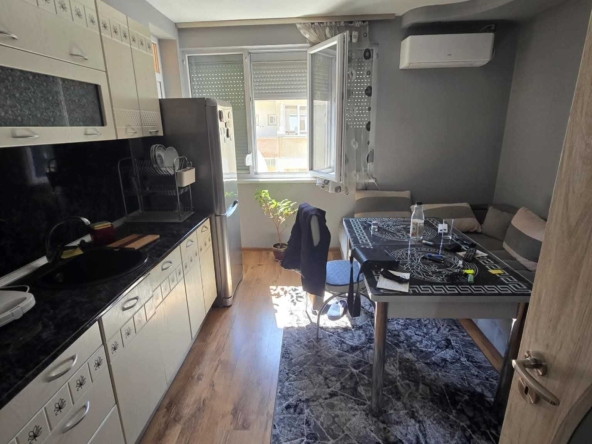 Тристаен апартамент в Казанлък - 100 кв.м за 1020 €/кв.м - Снимка #1