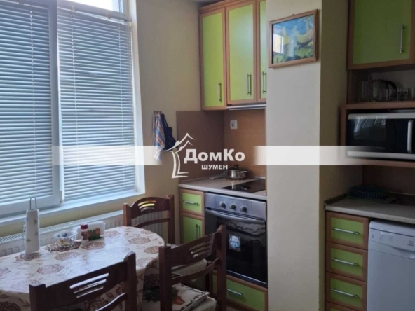 Дава се под наем Двустаен апартамент в Шумен, Тракия - 70 кв.м за 255 € - Снимка #1