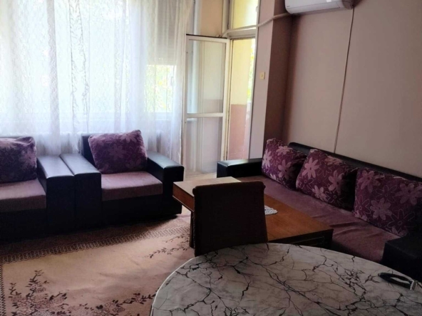 Дава се под наем Едностаен апартамент в Плевен, Широк център - 50 кв.м за 255 € - Снимка #1