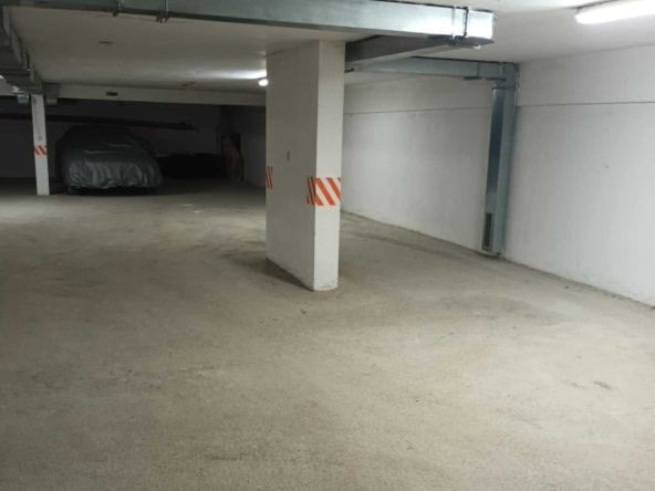 Дава се под наем Гараж / Паркомясто в к.к. Св.Св. Константин и Елена - 14 кв.м за 66.3 € - Снимка #1