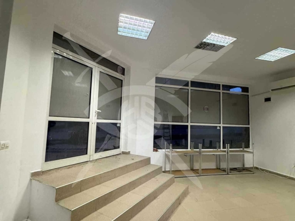 Магазин в Варна, Цветен квартал - 43 кв.м за 2651 €/кв.м - Снимка #1