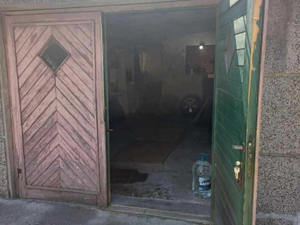 Дава се под наем Гараж / Паркомясто в Разград, Варош - 35 кв.м за 61.2 € - Снимка #1