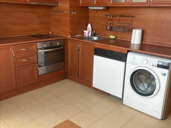 Двустаен апартамент в София, Толстой - 65 кв.м за 2431 €/кв.м - Снимка #1