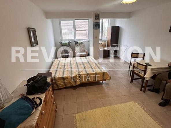 Дава се под наем Едностаен апартамент в Варна, Лятно кино Тракия - 42 кв.м за 225 € - Снимка #1