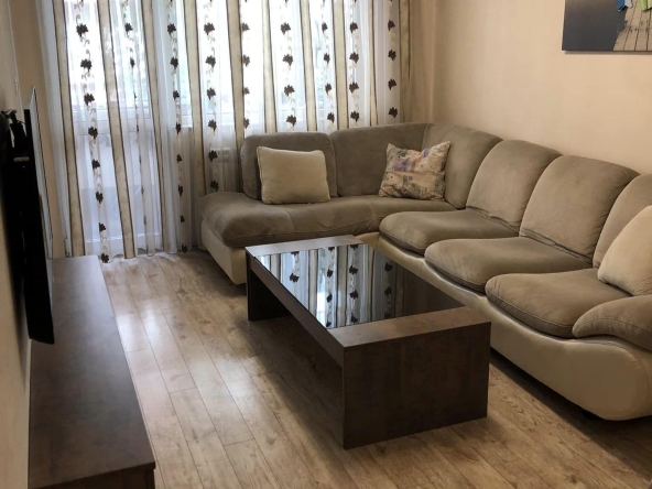 Дава се под наем Тристаен апартамент в Пловдив, Каменица 1 - 105 кв.м за 800 € - Снимка #1