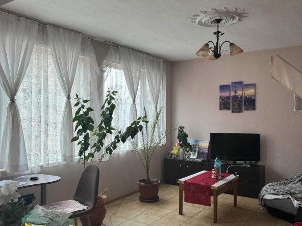 Етаж от къща в Айтос - 120 кв.м за 800 €/кв.м - Снимка #1